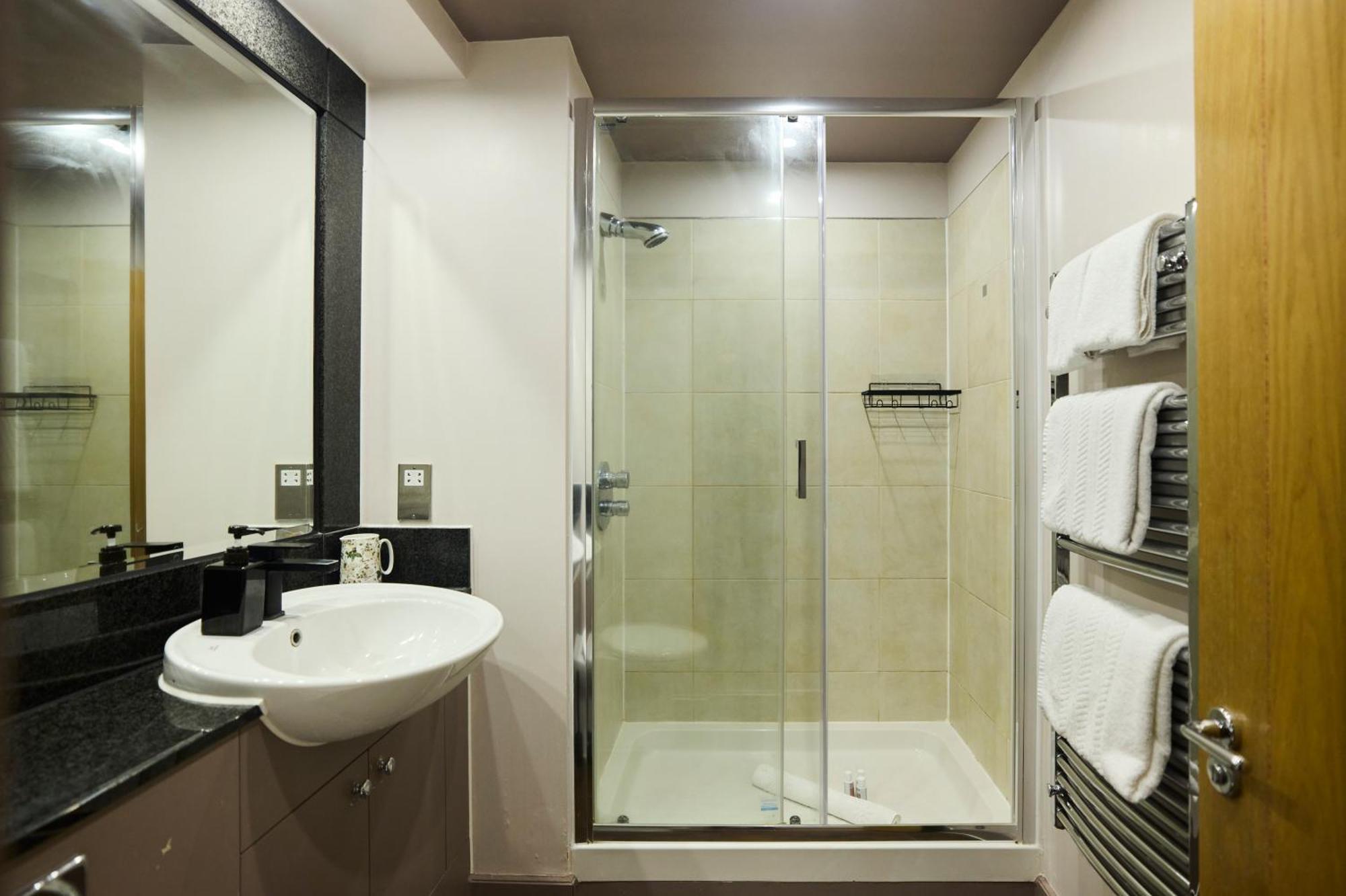 The Vauxhall Hideout - Comfy 2Bdr Flat With Balcony Londres Extérieur photo